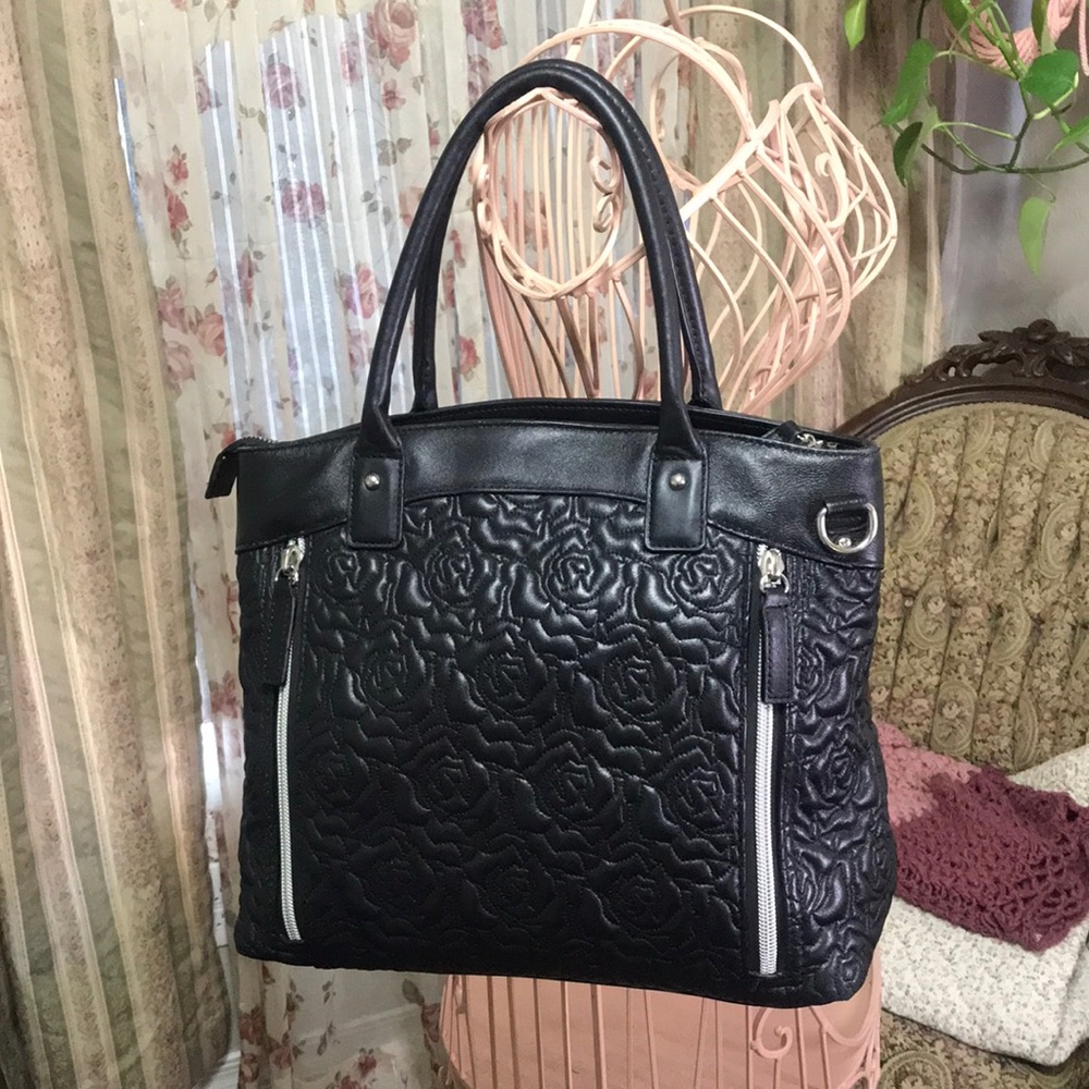 Gun Tote’n Mama Black Embossed shoulder Purse